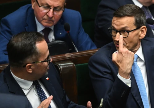 Sondaż Social Changes dla Interii: KO – 29 proc., PiS – 25 proc., Konfederacja – 13 proc. Morawiecki pod kreską