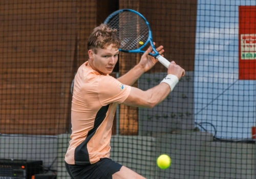 Tenis ziemny: Maks Kaśnikowski z awansem do drugiej rundy Challengera w Grodzisku Mazowieckim!