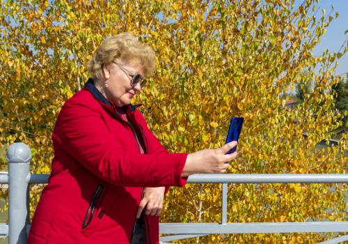 Telefon dla seniora – ranking prostych w obsłudze modeli