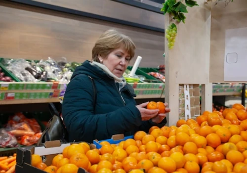 Co trzecią złotówkę z emerytury seniorzy przeznaczają na podstawowe zakupy