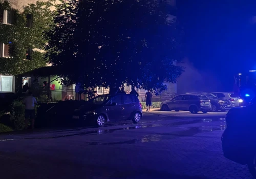 Pożar mieszkania w wieżowcu. Nocna akcja gaśnicza na os. Słonecznym