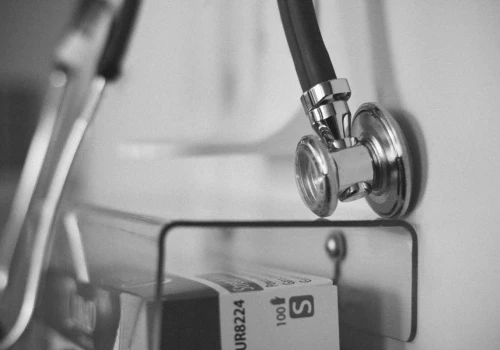Lekarz ujawnił patologię w szpitalu i polityczne etaty. Został od razu zwolniony