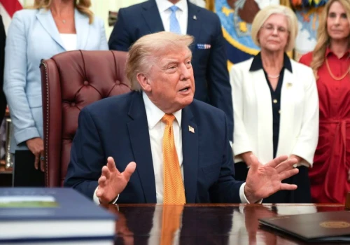 Uzbrojony mężczyzna na polu golfowym Trumpa. Miał notatnik z 