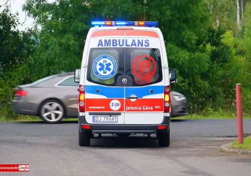 Ugodzony nożem 30-latek próbował uciec z karetki
