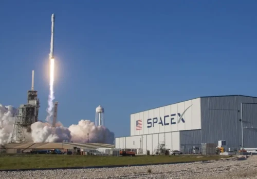 SpaceX pobił prognozy, ale Musk został ukarany. Powód: jego ciągotki