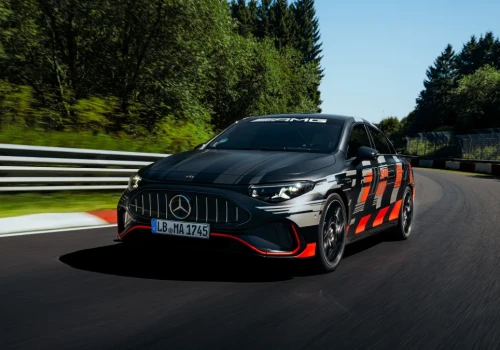 Mercedes-AMG CLA 45 ustanawia rekord Nürburgringu. Elektryczna limuzyna ma 680 KM