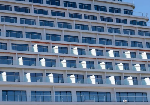 Hotel Gołębiewski przyjmował gości bez zgody urzędu? Zaskakujące doniesienia w sprawie Pobierowa