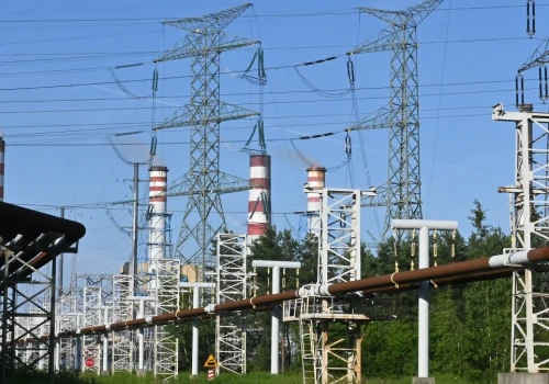 Upał ogranicza prace elektrowni. Tusk: Sytuacja jest pod kontrolą