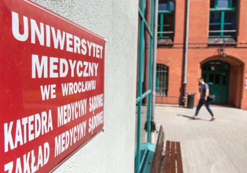 Ruszył drugi nabór na studia medyczne we Wrocławiu. Sprawdź, kto ma szansę na indeks