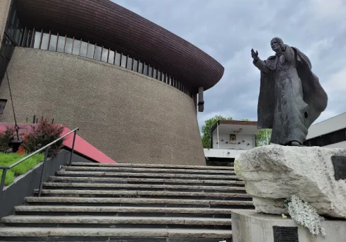 Kościoły zamknięte w czasie upałów? Apelują o otwarcie świątyń dla mieszkańców Krakowa