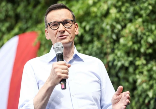 Klub Morawieckiego z pierwszym przelewem od Sejmu. Wyciągnie z kasy PiS pokaźną sumę