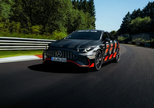 Elektryczny Mercedes-AMG CLA 45 pobił rekord Nordschleife: 7:32,070 min.