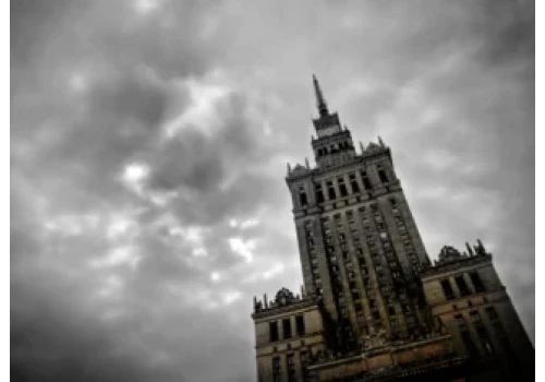 Ekonomiści obniżyli prognozę PKB Polski. Gospodarka hamuje szybciej, niż zakładano