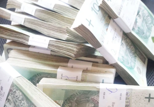 Jest wyrok dla małżeństwa oskarżonego o oszustwa. Sąd skazał Agnieszkę H. na 6 lat więzienia