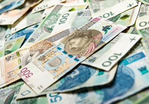 Nie ma wakacji bez dotacji. Top 5 konkursów w sierpniu. Gdzie można zgarnąć miliony?