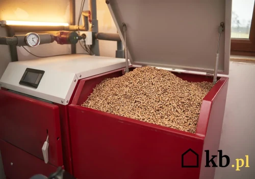 Kupił piec na pellet w dobrej cenie. Dopiero instalator pokazał prawdziwy koszt inwestycji