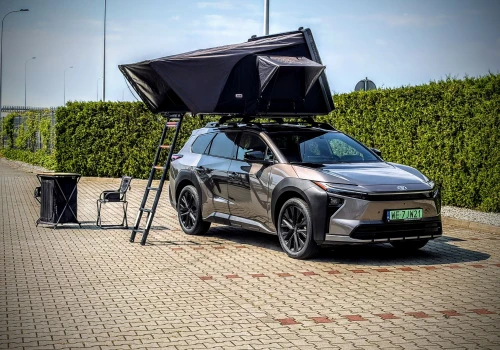 Przespali rewolucję? Toyota nokautuje konkurencję w Polsce i potraja sprzedaż elektryków