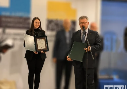 Bez konkursu, za to z awansem. Wybór sekretarza Krzyżanowic budzi prawne wątpliwości. Sprawę komentują ekspert, służby wojewody śląskiego i MSWiA