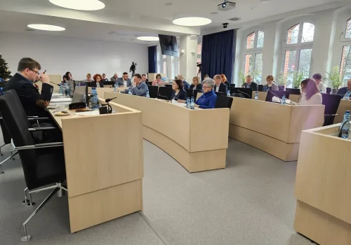 Świnoujście. Zakaz wprowadzania zwierząt na cmentarze pozostaje w mocy