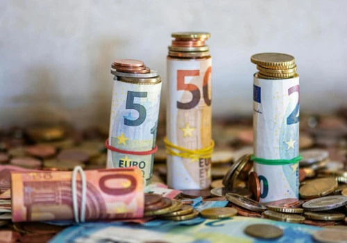 Mała stabilizacja na rynku złotego. Kurs euro czeka na impuls