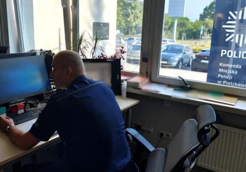 Policja zapobiegła tragedii w Piotrkowie. 23-latka jest już bezpieczna