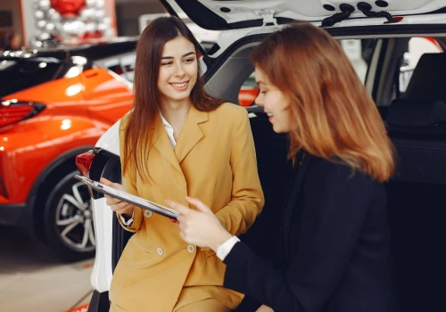 Jakie pytania warto zadać dealerowi przed zakupem samochodu?