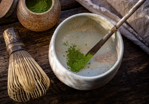 Matcha podbija Polskę. Czym jest tajemniczy napój?