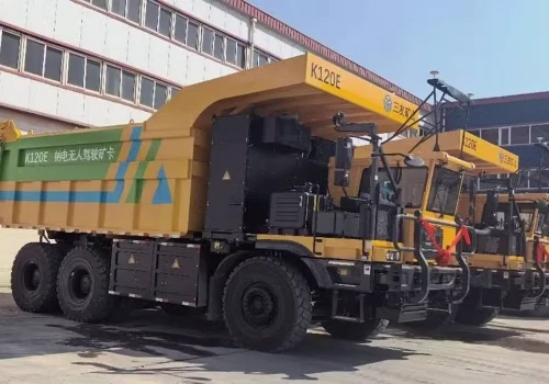 Chiny wprowadzają do kopalń pierwszą na świecie e‑wywrotkę na baterie sodowe o pojemności 676 kWh