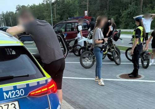 5000 zł mandatu dla matki to rekord Polski. Jej 14-letni syn uciekał przed policją na e-crossie