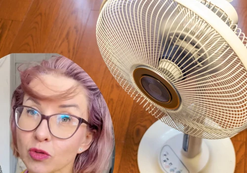 Wiatrak tak naprawdę podnosi temperaturę w pokoju. Ekspertka wyjaśnia, jak działa ten mechanizm