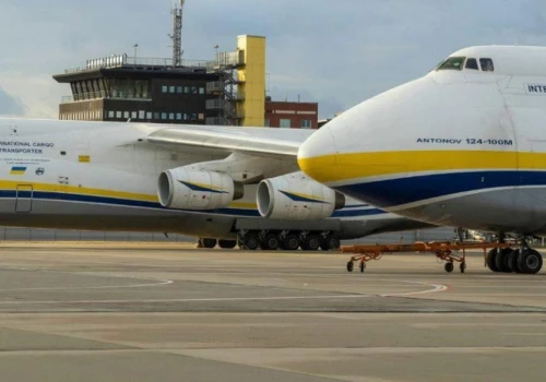 Dron z materiałami wybuchowymi na lotnisku w Lipsku