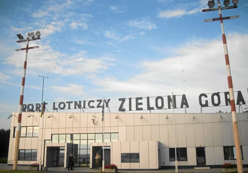 Wakacyjny hit polskiego lotniska. W to miejsce samoloty leciały wypełnione po brzegi