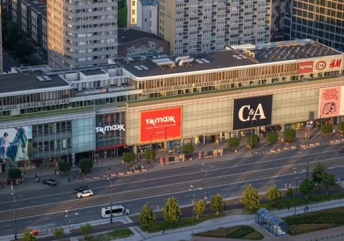Żabka będzie miała sąsiada? Znana marka otworzy się w kultowym miejscu w centrum Warszawy