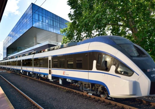 Poznaliśmy awaryjność pociągów PKP Intercity. Co się dzieje z Dartami?