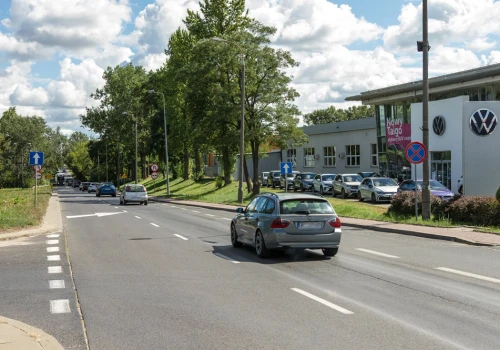 Sześć firm chce rozbudować wylotówkę z Płocka na Warszawę