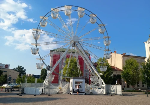 Koło z widokiem na miasto i Beskidy już działa!