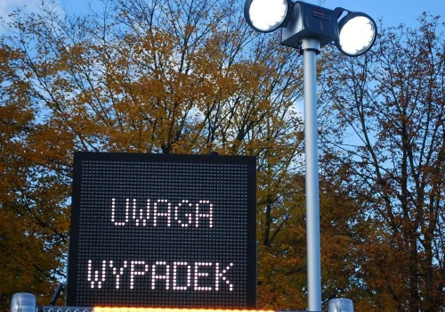 Groźna kolizja na S19 w Miejscu Piastowym! Przewrócony TIR zablokował pas w kierunku Barwinka