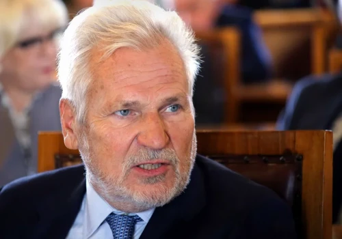 Polityczna analiza Kwaśniewskiego zaskakuje. Widzi sojusz Tuska z Morawieckim