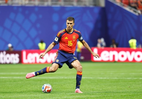 Rodri wybiera Barcelonę. Real właśnie dostał transferowego liścia
