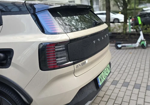 Motoryzacja miała być w pełni elektryczna. Branża nie wierzy w rok 2040