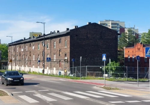 Koniec familoków w Bogucicach. Miasto szykuje rozbiórkę i budowę parkingu