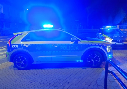 Nocna awantura obok sklepu. Zgłaszający słyszał, że ktoś ma nóż
