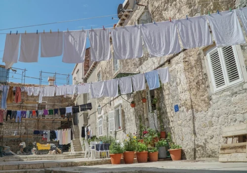 Pranie pachnie obłędnie. Ten patent z Sycylii zastępuje płyn do płukania