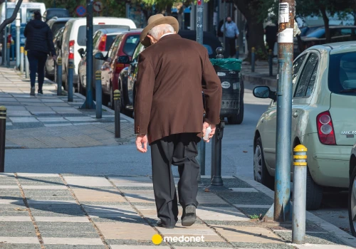 Ma 97 lat, pracuje, pisze książki i codziennie chodzi 5 km. Onkolog ma patent na długowieczność
