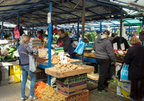 Prywatne targowiska bez ulg. Nadal będą płacić samorządom opłatę targową