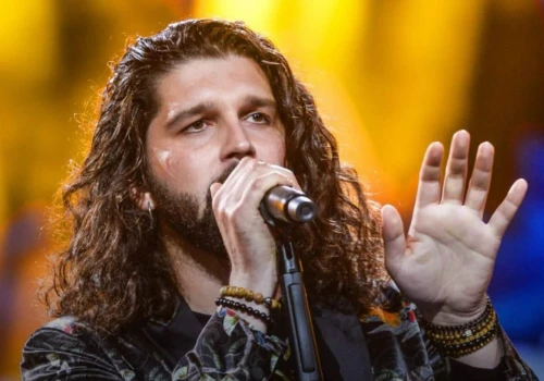Polski wokalista nagrywa z legendami rocka. Wspólny projekt z muzykami Deep Purple zdobywa uznanie na świecie