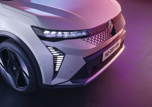 Od Twingo do Mastera E-Tech. Jaki zasięg mają elektryczne modele Renault?