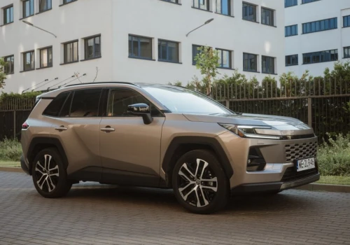 Test nowej Toyoty RAV4 dał mi do myślenia. Chińska konkurencja to nie jej problem