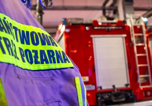Pożar garażu w Rzeszowie. Cztery zastępy straży pożarnej w akcji