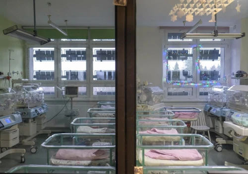 W tym dniu rodzi się najwięcej dzieci. Naukowcy wyjaśniają, skąd ten rekord